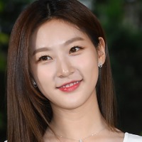 元恋人の誕生日に突然この世を去った女優キム・セロンさん、一周忌…“未成年交際”疑惑めぐる対立は収束せず