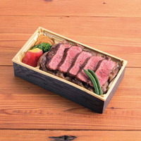 「ロースすき焼＆ランプステーキ弁当」3,501円（税込）