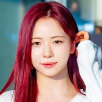 「内臓どこ？」NiziU・マヤ、“極薄ウエスト”公開！異次元シルエットに衝撃の声 画像