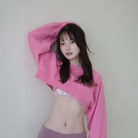 新谷姫加、ミニ丈トップスで鍛え抜かれたクビレ披露！ 画像