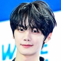 ZB1キム・ギュビン、“ほぼ脚”レベルの異次元スタイル披露！日本語メッセージにファン感涙