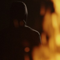 放火犯イメージ『未解決事件 File.13 新宿 歌舞伎町ビル火災』（C）NHK