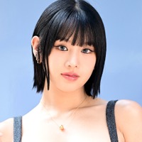 “胸下カット”のスイムウェア姿…ナッティ、グラマラスな曲線美に釘付け「息できない」「完璧スタイル」