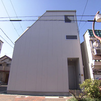 人もペットもストレスフリー！ インナーバルコニーがドッグランになる愛犬家の住まい『住人十色』 画像