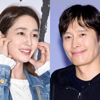 夫イ・ビョンホンにそっくり？女優イ・ミンジョン、息子の写真を公開「パパと同じポーズ…」