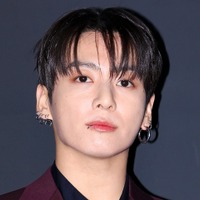 BTS・JUNG KOOK、深夜の飲酒ライブで本音爆発…“喫煙”過去も暴露「会社が大騒ぎになる」