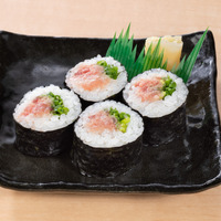 ねぎとろ巻１本　３９０円（税込４２９円）