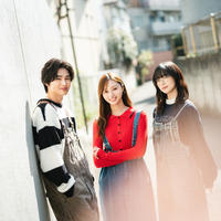 左から）西垣匠、梅澤美波、加藤小夏「『失恋カルタ』製作委員会・MBS」