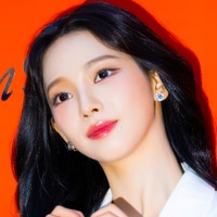 うなじにドキッ…aespa・カリナ、磨き上げられた“美背中”に視線クギ付け「全方位完璧」