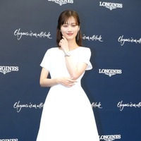 山下美月【撮影：小宮山あきの】