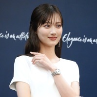 山下美月【撮影：小宮山あきの】