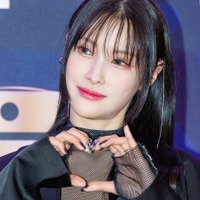 KARA・ギュリ、東京で一足早い春を満喫！桜の下で見せた美貌にファン歓喜「永遠の女神です…」