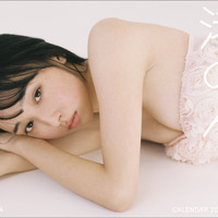 渚のん1stカレンダー（撮影 松岡一哲）