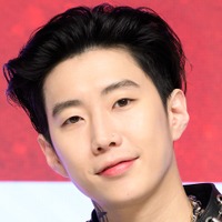 アイドルグループ“不名誉脱退”→ソロで大成功の韓国歌手、16年ぶりに謝罪も過去の“ディス曲”が話題に