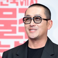 ハ・ジョンウが熱愛発覚後、初の公の場に　恋人女優について堂々と言及「変わらぬ愛情と支持をくれる人」