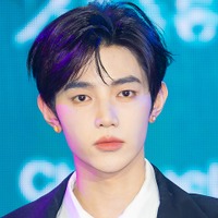 ZB1ジャン・ハオ、吸い込まれるような眼差しで魅了…卓越した表現力が光る撮影カット公開