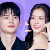 密着バックハグも…ソ・イングク＆BLACKPINK・ジス、“距離感ゼロ”のデート風SHOTに「付き合ってる？」