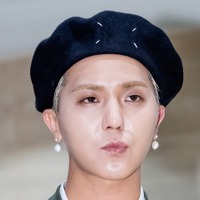 “兵役不正”疑惑で懲役刑の可能性も浮上した韓国アイドル、裁判延期後のイベント出席に非難の声