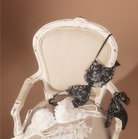 ＜Items＞ イザドラ グラマーアップ ブラ ¥18,920(tax in)～ イザドラ ショーツ ¥7,260(tax in) イザドラ Tバック ¥7,260(tax in) イザドラ ガーター ¥8,690(tax in)