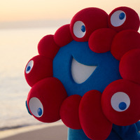 ミャクミャク1stグラビア写真集『I myaku you.」』（C）フェリシモ出版