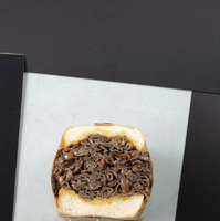 「“ぎゅうぎゅう”肉だくサンド」1,681円（税込）