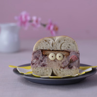 「桜いちごチーズケーキベーグルサンドちゃん」700円（税込）