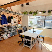 玄関を入ってすぐの場所にあるワークスペース©MBS