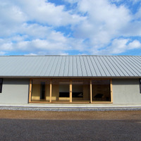 天井高5メートルの巨大空間！人気プロダクトデザイナーが建てた“余白”のある家『住人十色』 画像