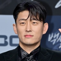 パク・ボゴムとも共演…俳優コ・ジュン（47）、一般女性と結婚へ！「互いの道しるべになる」