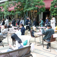 『SAKURA FES NIHONBASHI 2026』日本橋パフェス会場内の様子【撮影／平木昌宏】