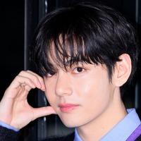 BTS・V、光化門を“広告ジャック”!?完全体カムバック控えファンが大規模応援広告を展開