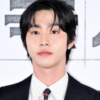 「扇風機の彼」と話題沸騰！『社内お見合い』アン・ヒョソプ、アカデミー授賞式で見せた“神対応”が拡散