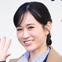 日本は卒業後に脱ぎ、韓国は現役で脱ぐ？前田敦子の写真集で浮かび上がった“日韓アイドル文化”の真逆な構造