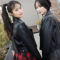 AKB48・成田香姫奈＆奥本カイリ、仲良しコンビならではの空気感！“相思相愛”グラビア披露 画像