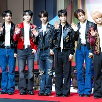 デビュー1年未満で異例の専属契約延長？“日本人メンバー所属”AHOF、報道に事務所がコメント