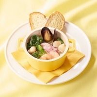 菜の花とシーフードのアヒージョ（税込539円）