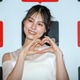 元乃木坂46・相楽伊織、白ランジェリー姿の眼鏡美女に！デジタル写真集「毎度お邪魔します」発売 画像