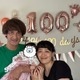 丸山桂里奈、長女の“生後100日”を報告！お食い初めでの家族写真公開 画像