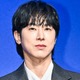 東方神起・ユンホ、端正なビジュアル際立つ“タキシード姿”にファン悶絶「王子様かと思った」【PHOTO】 画像