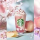 スタバ、春の新作は“白桃×桜”！フラペチーノ＆ラテ＆ソーダの3種類を18日に発売 画像
