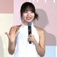 本田真凜、淡いブルー系コーデで雪の北海道を満喫！冬旅ファッションを披露 画像