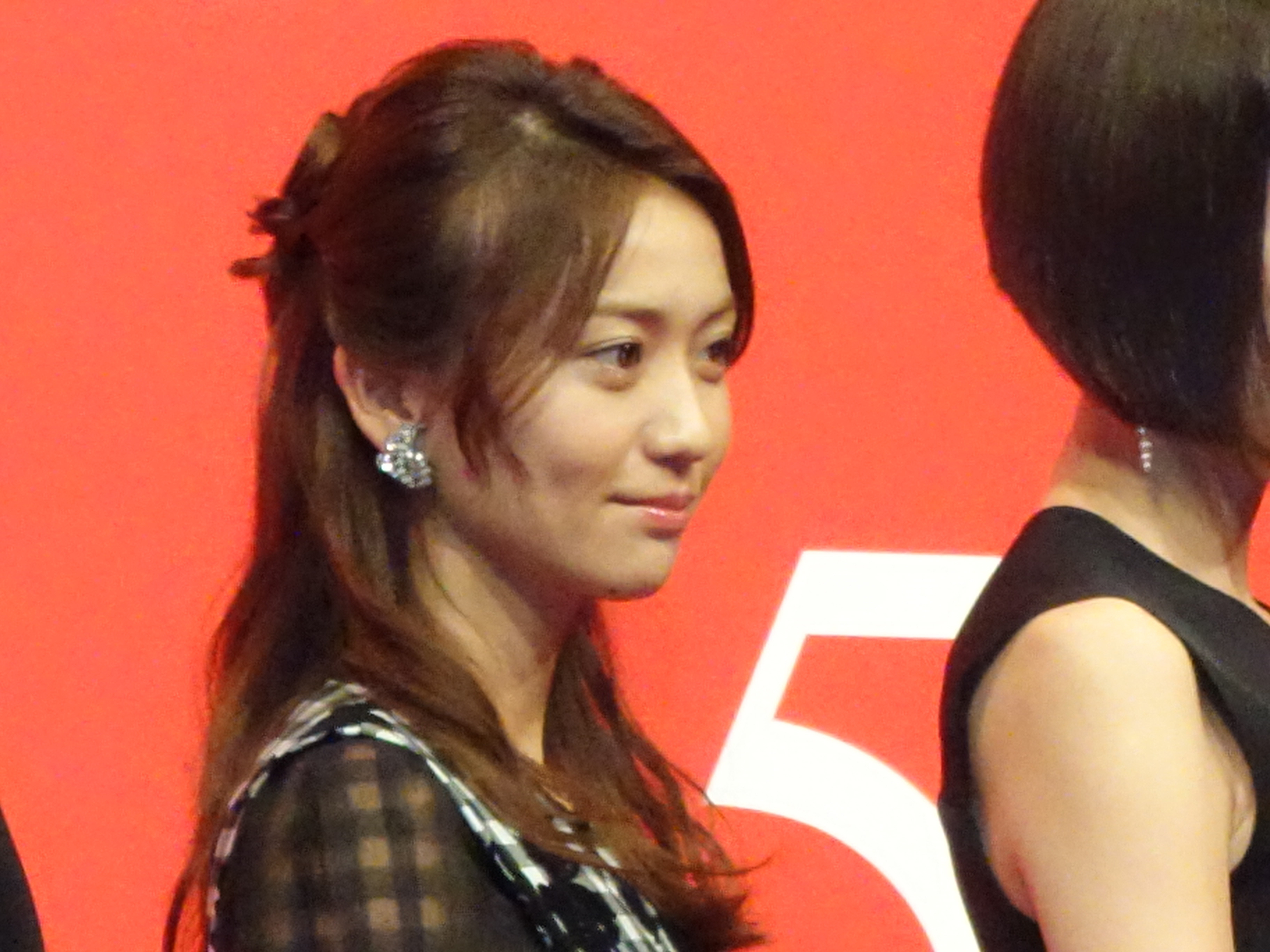 大島優子 大胆セミヌード披露の写真集がオリコン週間本ランキング3位に 2枚目の写真 画像 Rbb Today 大島優子 大胆セミヌード披露の写真集がオリコン週間本ランキング3位に 2枚目の写真 画像 Rbb Today