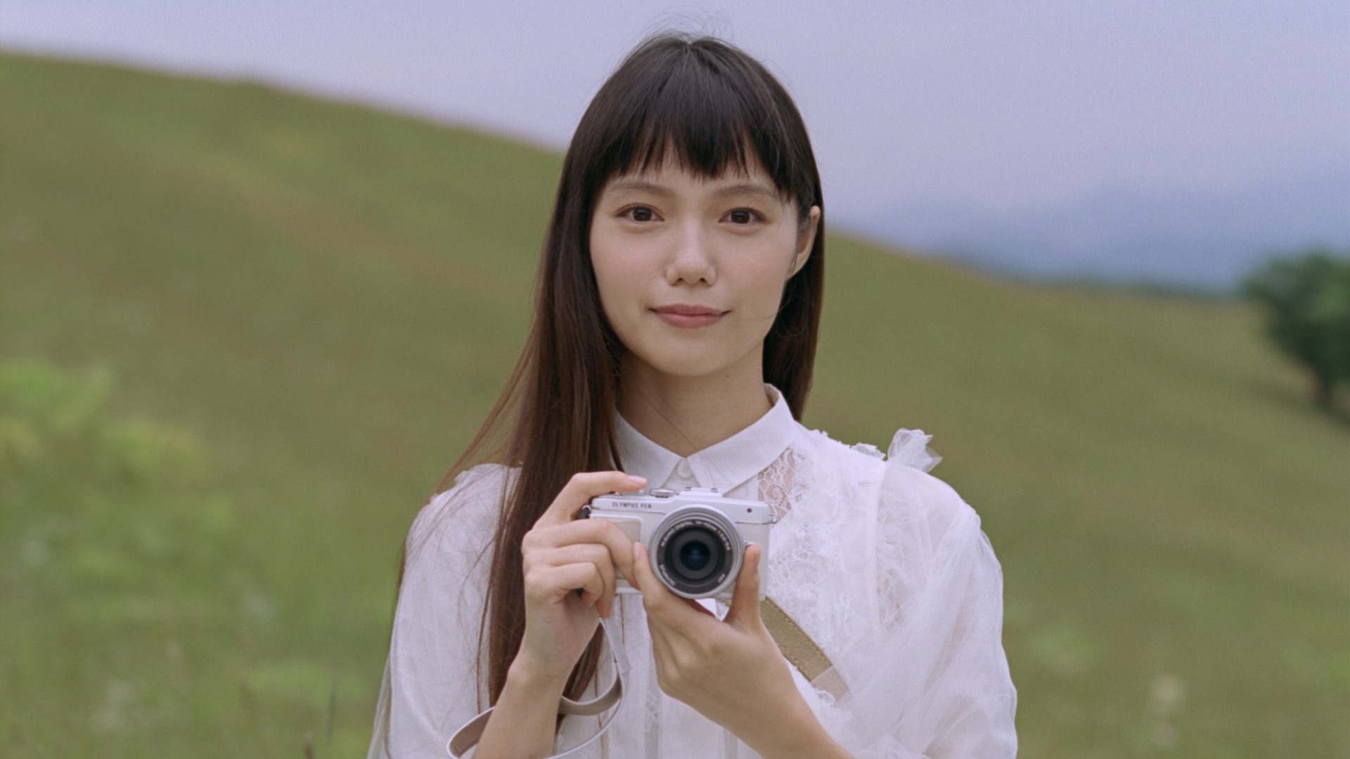 宮崎あおい 本田圭佑 大自然の中で開放感あふれる笑顔 18枚目の写真 画像 Rbb Today