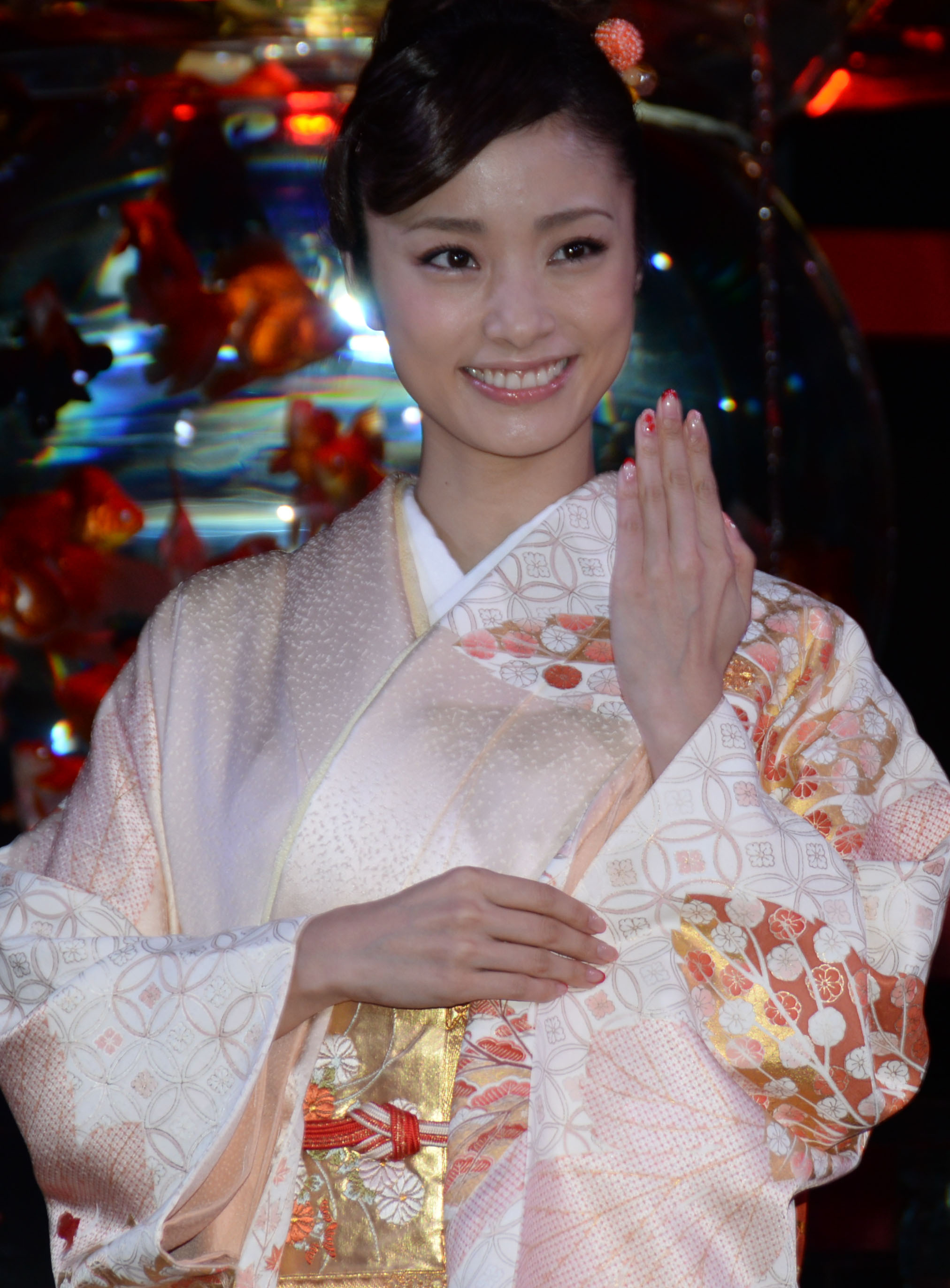 上戸彩 二条城で着物美人に アートアクアリウム展広報大使に 2枚目の写真 画像 Rbb Today 上戸彩 二条城で着物美人に アートアクアリウム展広報大使に 2枚目の写真 画像 Rbb Today