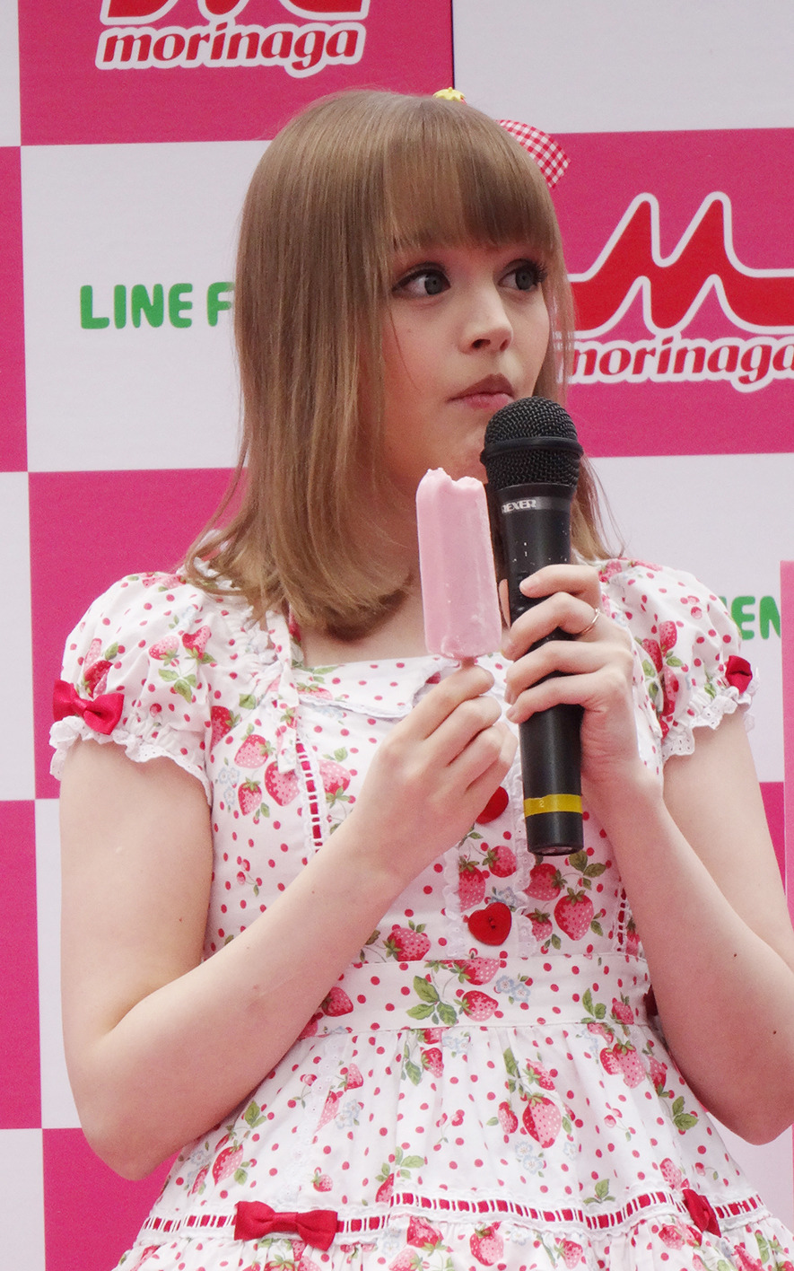 フォトレポート ダコタ ローズ 苺アイスをペロリ 可愛すぎるドーリーフェイス 5枚目の写真 画像 Rbb Today フォトレポート ダコタ ローズ 苺アイスをペロリ 可愛すぎるドーリーフェイス 5枚目の写真 画像 Rbb Today