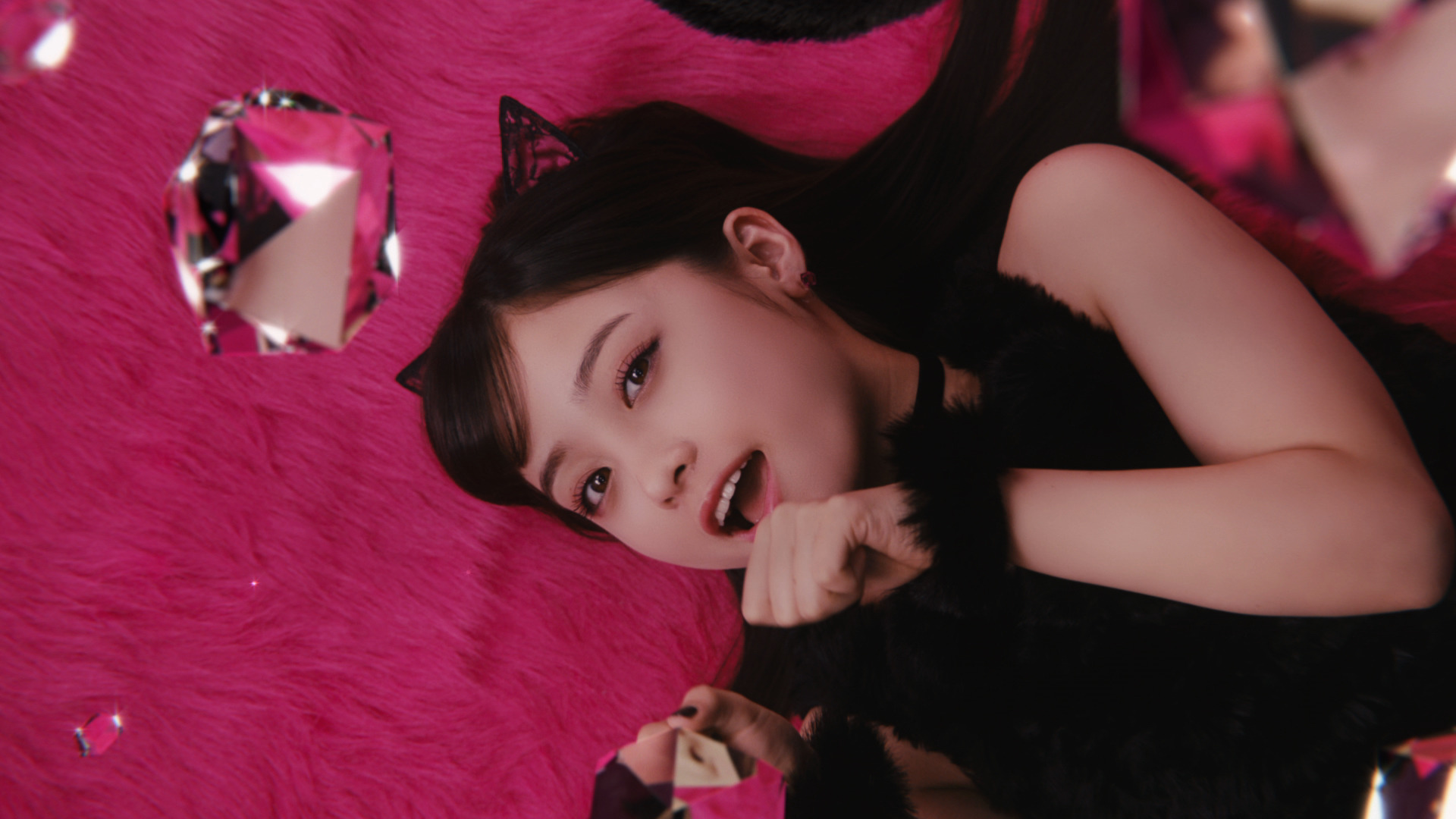 橋本環奈が黒猫に 17歳と思えない大人の仕草 動画 7枚目の写真 画像 Rbb Today