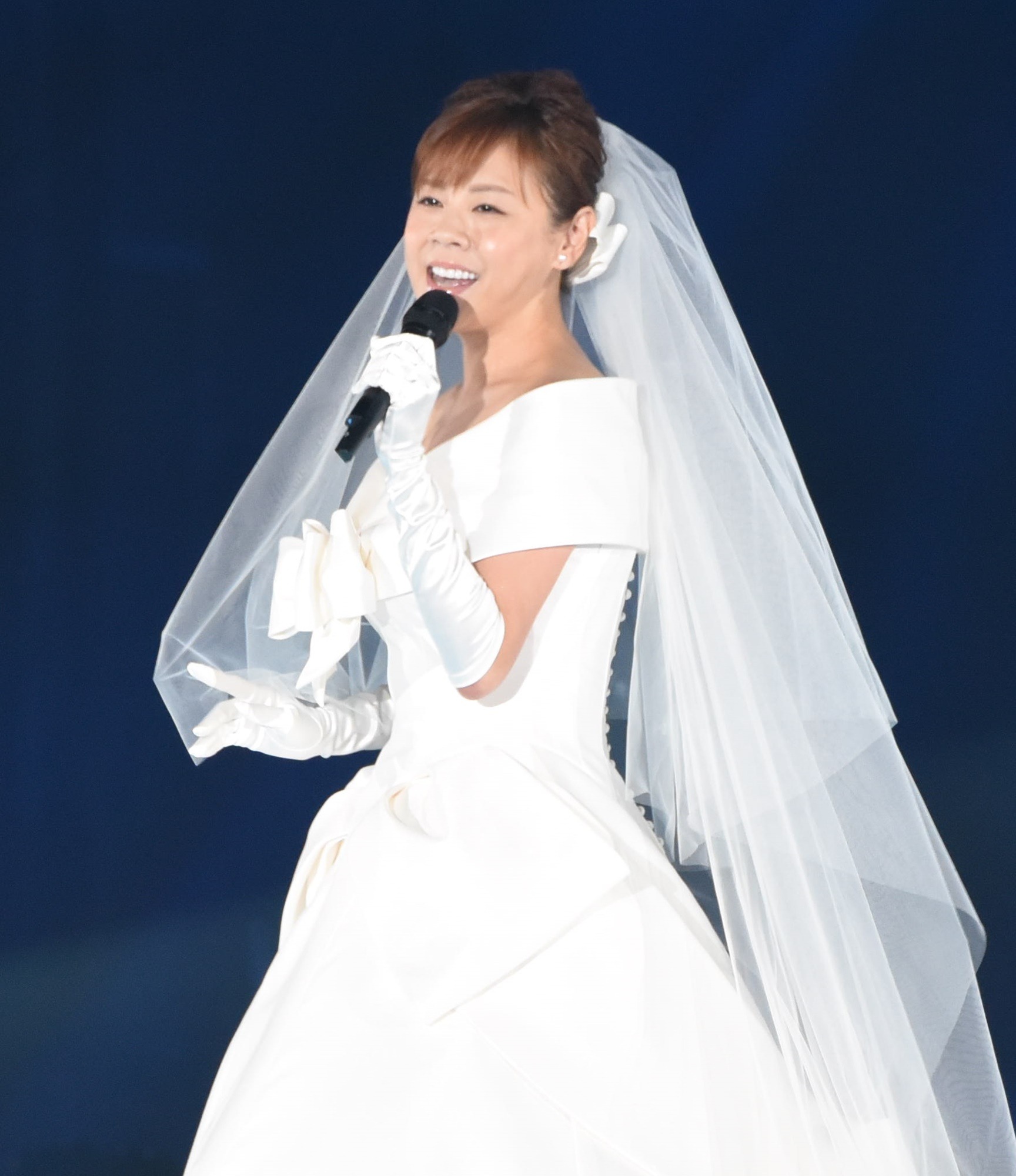 高橋真麻 ウェディングドレスで シンデレラ ハネムーン を熱唱 5枚目の写真 画像 Rbb Today 高橋真麻 ウェディングドレスで シンデレラ ハネムーン を熱唱 5枚目の写真 画像 Rbb Today