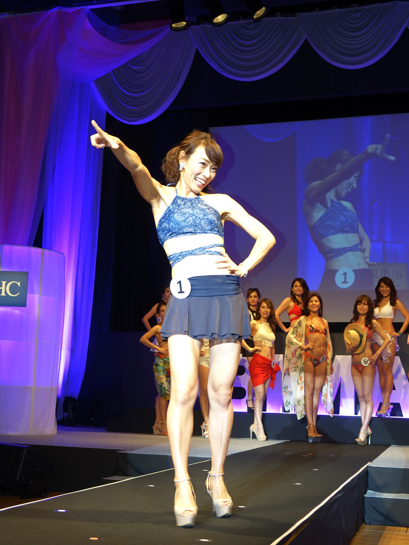 美魔女18名が水着で登場 スタイルの良さに会場からため息も 4枚目の写真 画像 Rbb Today