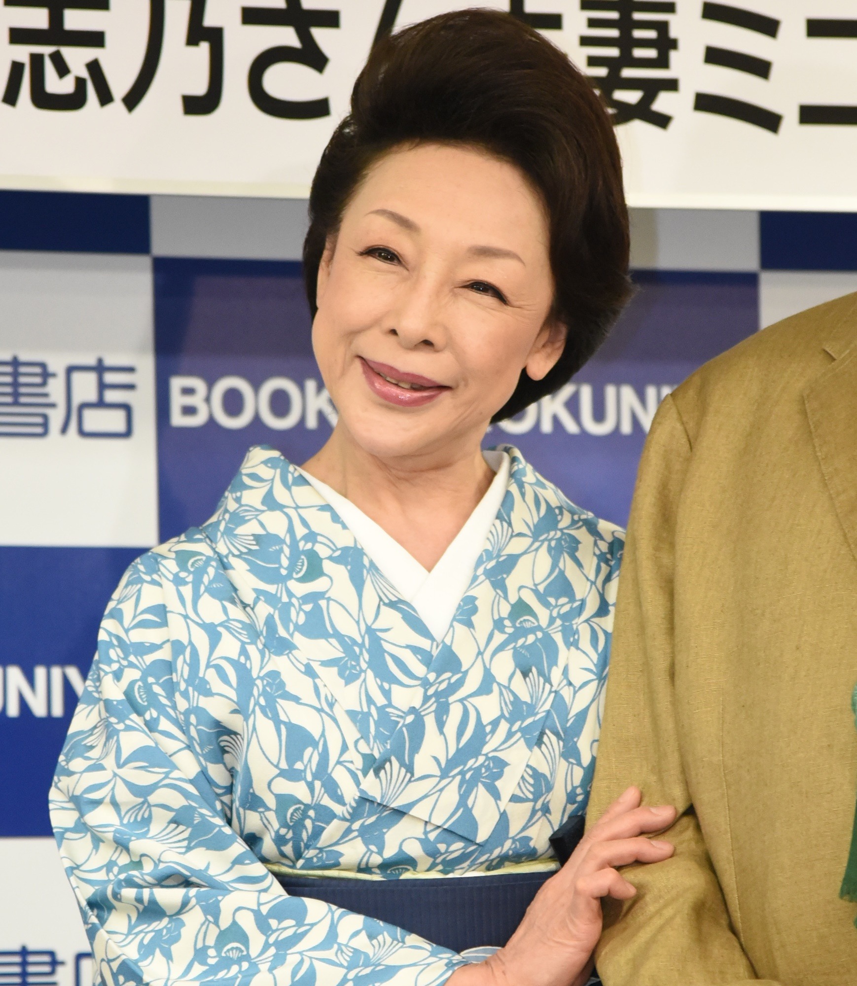 中尾彬 ねじねじマフラー 0本を捨てたと告白 まだ0本残ってる 7枚目の写真 画像 Rbb Today