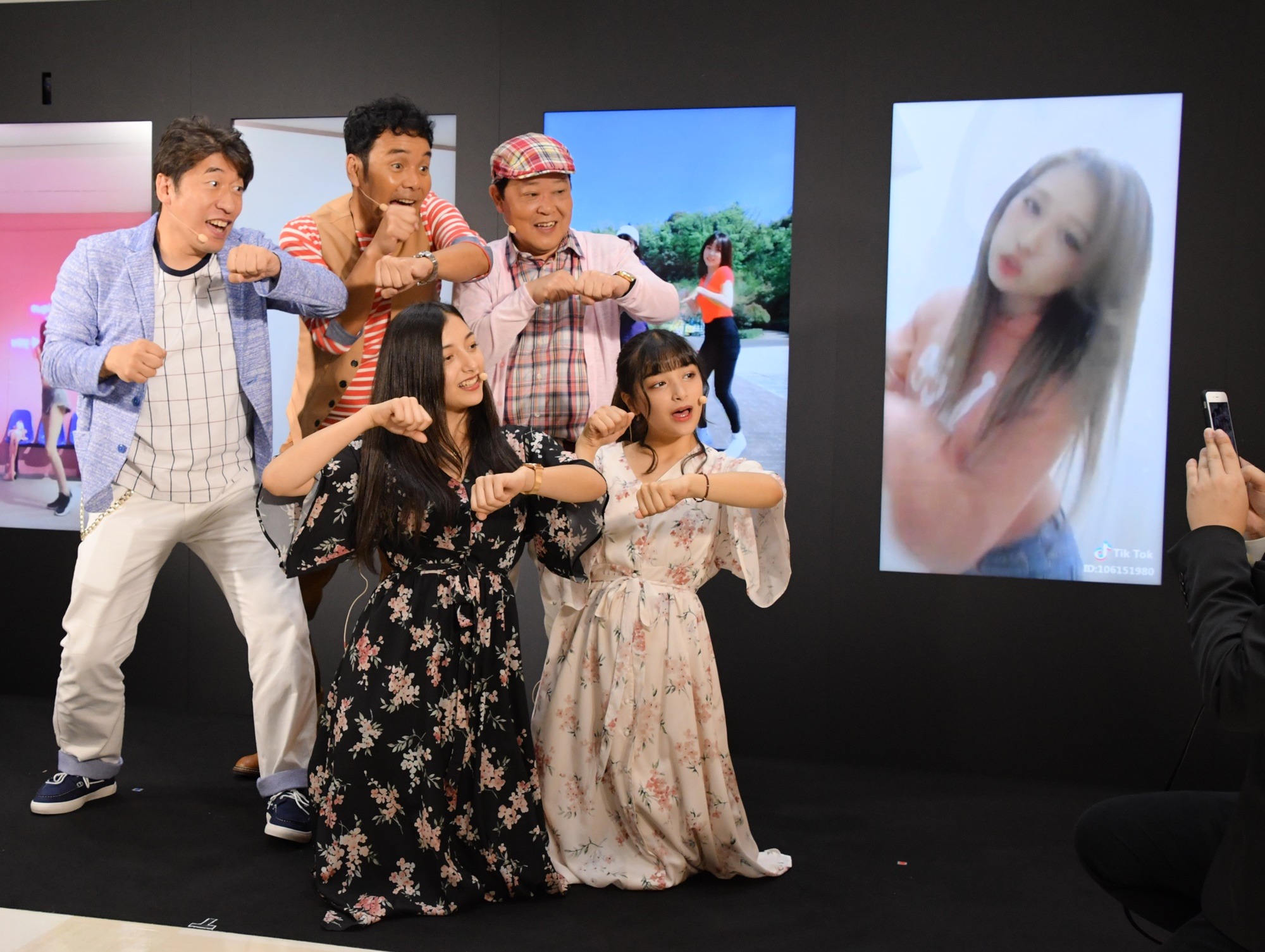 大胆ビキニで水着グラビアデビューの美人姉妹 エリカ マリナ タレント活動に意欲 2枚目の写真 画像 Rbb Today 大胆ビキニで水着グラビアデビューの美人姉妹 エリカ マリナ タレント活動に意欲 2枚目の写真 画像 Rbb Today